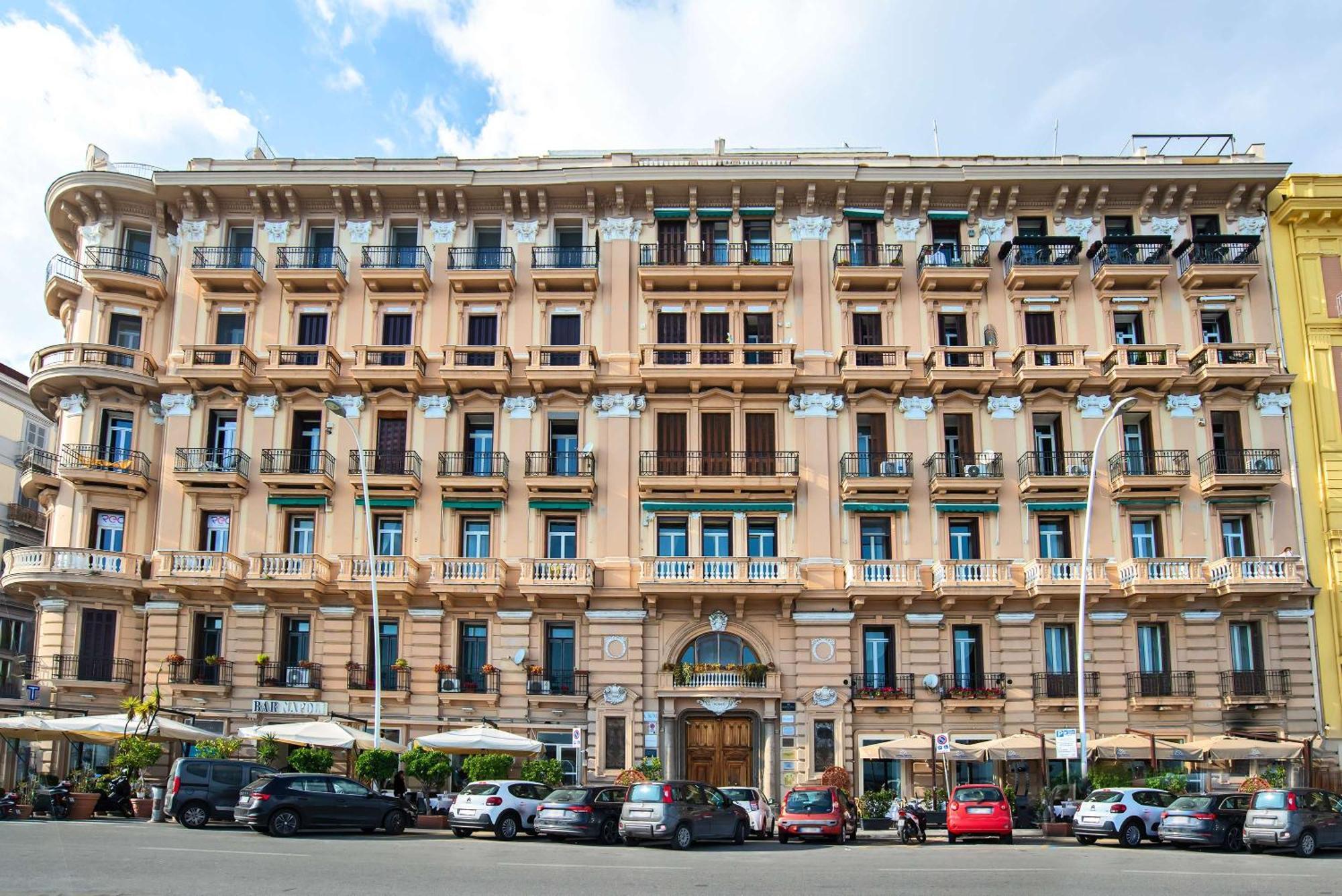 Gram Suites Naples Exterior photo
