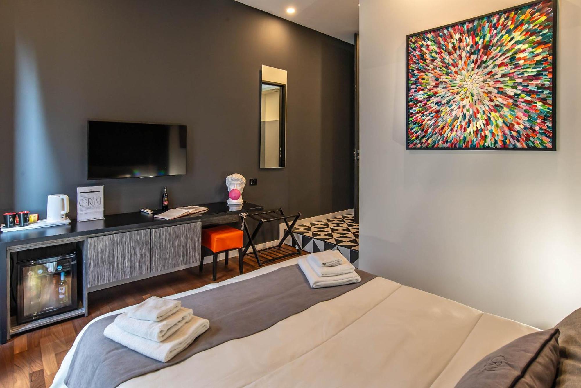 Gram Suites Naples Exterior photo